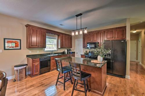 Spacious Lake Hartwell Home With Private Dock!