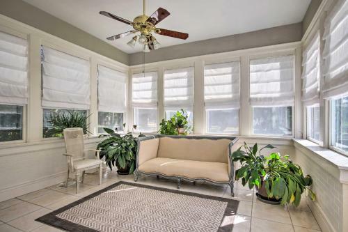 Exquisite Anderson Villa With Sunroom And Grill
