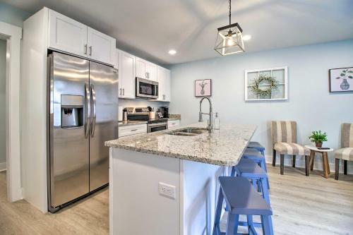 New! Renovated 2 Bed 2 Bath Apartment Downtown