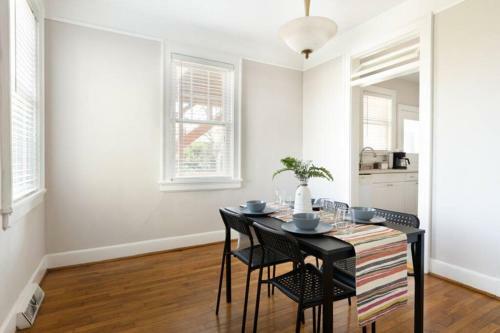 Apartamento Charming Home Short Walk From Downtown