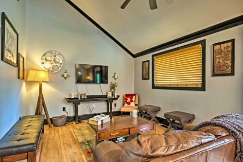 Greenville House With Deck Less Than 4 Mi To Downtown!