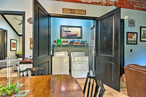 Greenville House With Deck Less Than 4 Mi To Downtown!