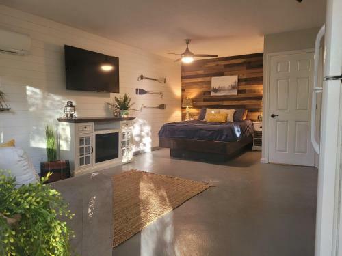 Lakeshore Cottage On Lake Lanier