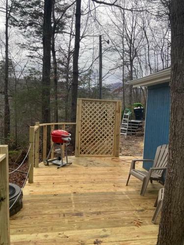 Lakeshore Cottage On Lake Lanier