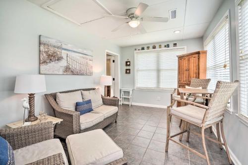 Beachy Isle Of Palms Home, 1 Block To Coast!