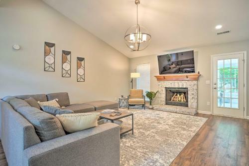 Modern Retreat 4 Mi To Isle Of Palms Beach!