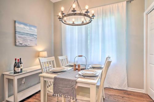 Modern Retreat 4 Mi To Isle Of Palms Beach!