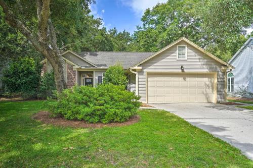 Modern Retreat 4 Mi To Isle Of Palms Beach!