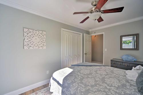Charming House With Patio, 3 Half Mi To Beach!