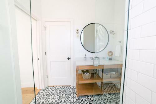 Guesthouse Charleston West 242 C