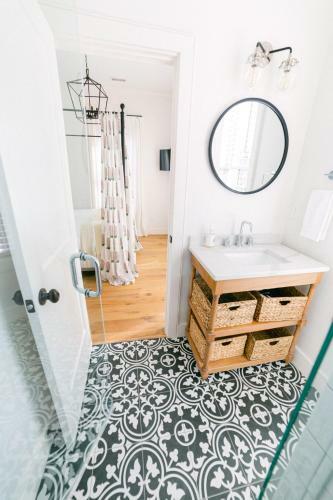 Guesthouse Charleston West 242 C