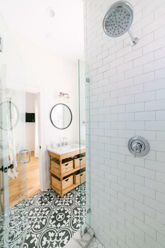 Guesthouse Charleston West 242 C