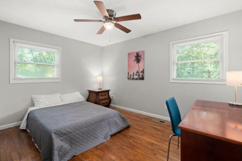 Pet-friendly, Fully Fenced Backyard, 20-min To Chs