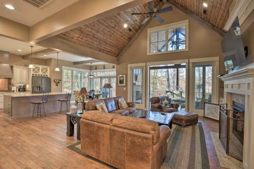 Lake Keowee Cottage With Deck And Private Dock!