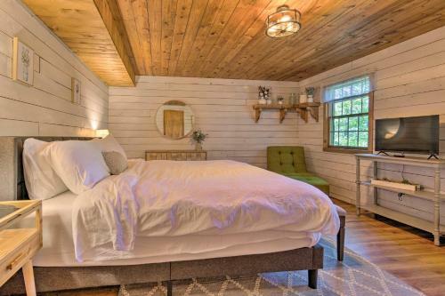 Pickens Cabin With Spacious Kitchen And Dining Area!