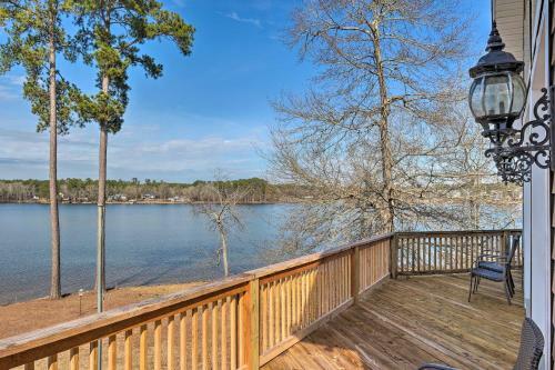 Dreamy Ridgeway Home With Dock On Lake Wateree!