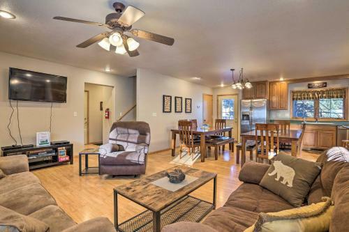 Spacious Retreat With Hot Tub 15 Mi To Mt Rushmore!