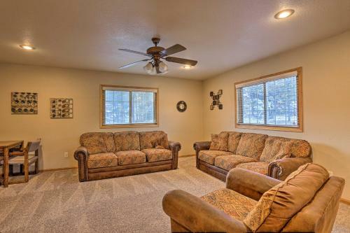 Spacious Retreat With Hot Tub 15 Mi To Mt Rushmore!