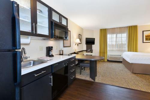 Candlewood Suites Polaris, An Ihg Hotel