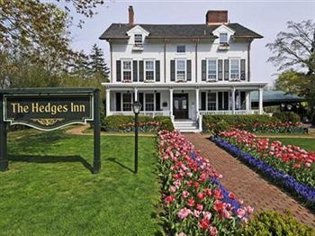 Bed & Breakfast The Hedges Inn