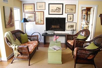 Bed & Breakfast The Hedges Inn