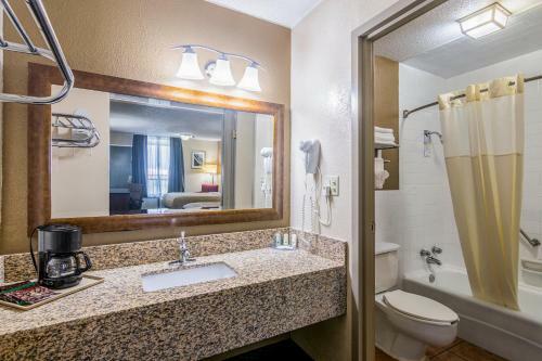 Motel Americas Best Value Inn Shawnee