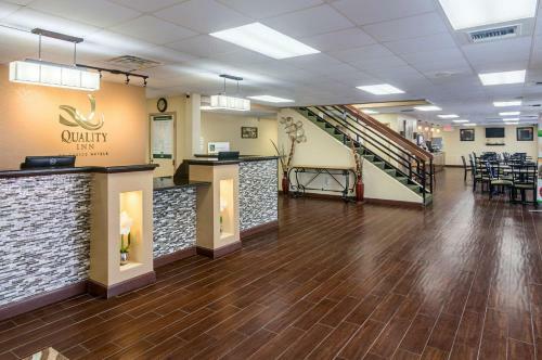 Motel Americas Best Value Inn Shawnee