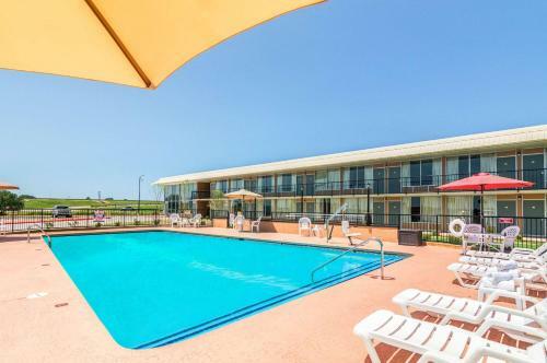 Motel Americas Best Value Inn Shawnee