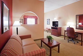 Posada Holiday Inn Express & Suites Troy