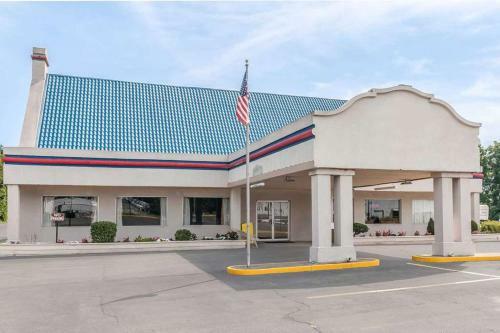 Hotel Econo Lodge Inn & Suites Lima