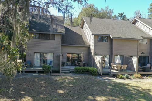 144 The Greens 2 Br Shipyard Golf Condo