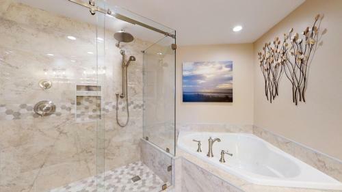 Villa 5402 Hampton Place South