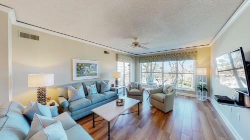 Villa 5207 Hampton Place South