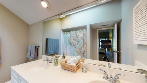 903 Inverness Village