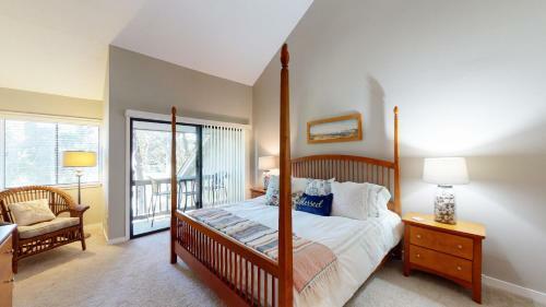 903 Inverness Village