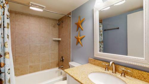 213 Turnberry Village