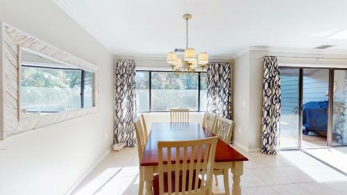 213 Turnberry Village