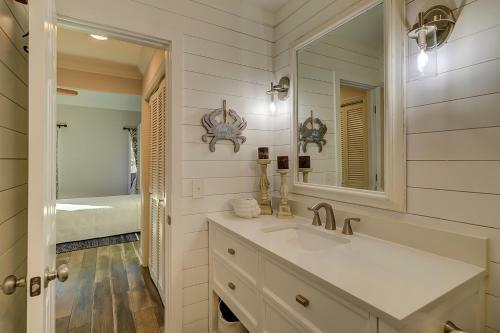 19 Sailmaster 3 Br Condo Shipyard Pool