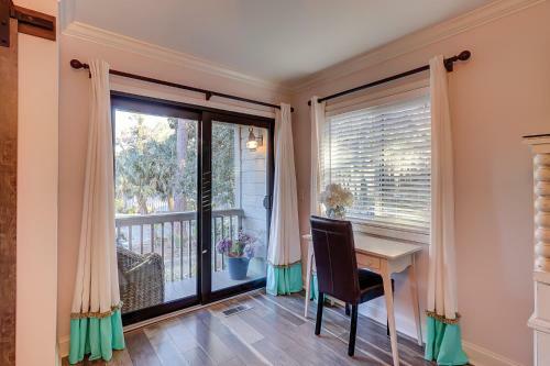 19 Sailmaster 3 Br Condo Shipyard Pool
