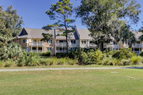 Colonnade Club 158