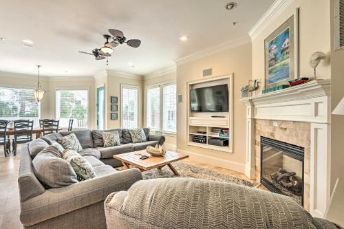 Upscale Beach Escape With Private Pool And Spa!