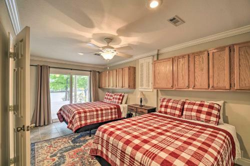 Inviting Family Abode With Dock On Norris Lake!