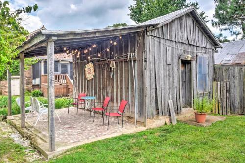 Doctors Inn Historic Country Home With Sunroom!