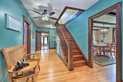Doctors Inn Historic Country Home With Sunroom!