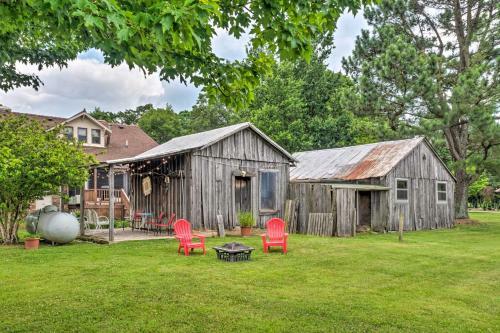 Doctors Inn Historic Country Home With Sunroom!