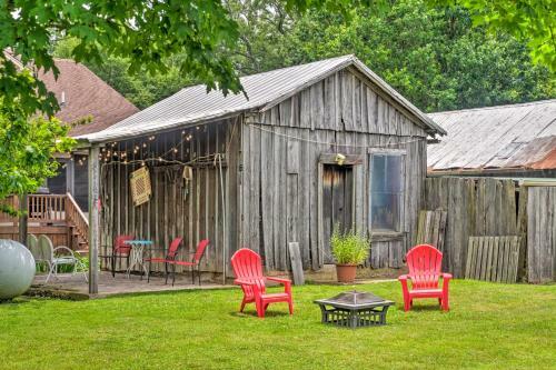 Doctors Inn Historic Country Home With Sunroom!