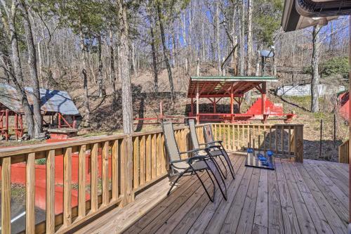 Idyllic Cookeville Cabin On Mini-golf Course!