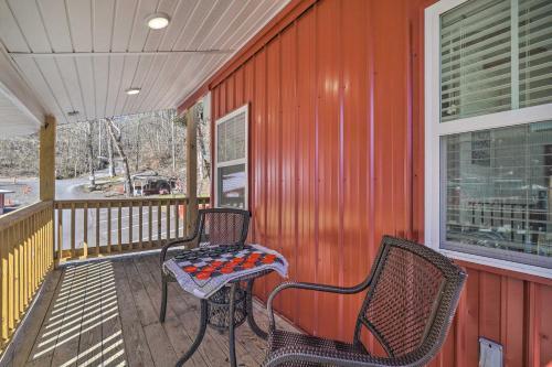 Idyllic Cookeville Cabin On Mini-golf Course!