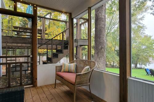 Lake Ridge Retreat