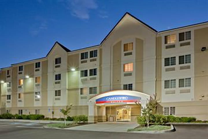 Hotel Candlewood Suites Medford